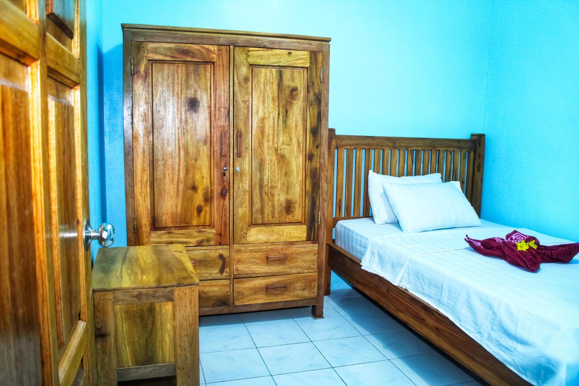 Kj Purple House Senggigi Apartment Exterior photo